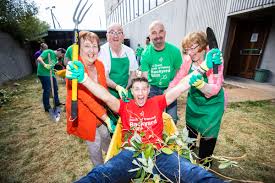 You have to keep moving and move quickly before the time bar runs out. Dermot Bannon Gets His Fingers Green For The Great Bank Of Ireland Backyard Blitz