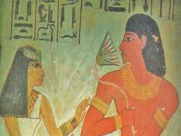 أطلق المصريون القدماء على نهر النيل في اللغة المصرية القديمة إيترو عا بمعنى (النهر العظيم)، وتشير الأصول اللغوية لكلمة النيل إلى أنها من أصل يوناني، نيلوس. ÙƒÙŠÙ Ø§Ø­ØªÙÙ„ Ø§Ù„Ù…ØµØ±ÙŠÙˆÙ† Ø§Ù„Ù‚Ø¯Ù…Ø§Ø¡ Ø¨Ø¹ÙŠØ¯ Ø§Ù„Ø­Ø¨ ÙÙŠÙˆØªØ´Ø± Ù†ÙŠÙˆØ²