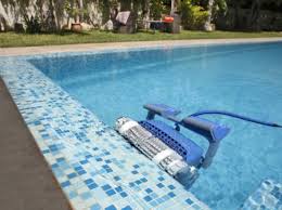 Quelle Est La Difference Entre Les Robots De Piscine Dolphin M400 Et M500 Piscineshop Be