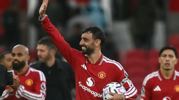 Bruno Fernandes faz hat-trick na vit&oacute;ria do Manchester United - JN