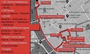 Élőláncot alkottak a volksbühne színház körül, hogy szolidaritásukat fejezzék ki magyar társaikkal. Kozel 10 Ezren Koveteltek Az Szfe Fuggetlenseget A Kossuth Teren Merce