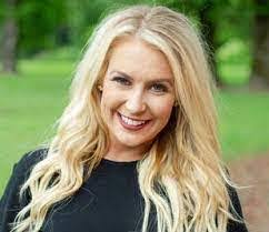 Laura Thurmond's Instagram, Twitter & Facebook