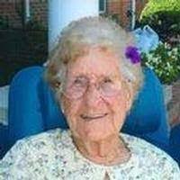 Faye Annis's Instagram, Twitter & Facebook