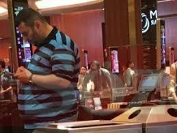 Yıldırım, oğlunun kumar oynarken görüntülerinin yayınlanmasını özel hayata saldırı olarak niteledi. Bakan Yildirim Dan Kumar Aciklamasi