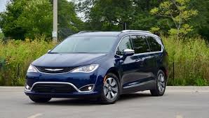 Driven car reviews with tom voelk. 2019 Chrysler Pacifica Americas Minivan Hybrid And Not Video Review By Larry Nutson It S E15 Approved