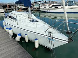 Several years ago she was sailed round the uk for charity by previous owner. Hunter Horizon 273 Bilge Keel 1993 For Sale In In Gosport 15 000