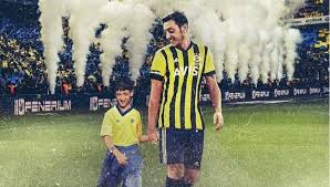 Fenerbahçe milli arayı fırsat bilerek taraftarı heyecanlandıracak bir transfere yoğunlaştı. Mesut Ozil Den Fenerbahce Formali Paylasim Ntv