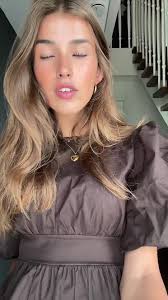 Snoezig Liedje: Creatief Koffiebruine Outfit