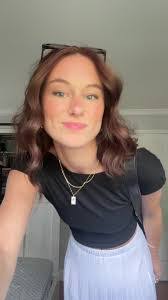 Leah Dooley's Instagram, Twitter & Facebook