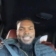 First n*gga to break bread, last n*gga to ask for some.. Blessed to see  another year🙏🏽🎉