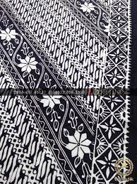 Jual Batik Monokrom Motif Parang Klithik Floral Hitam Putih Thebatik Co Id Surface Design Hitam Batik