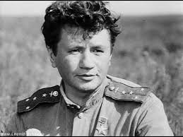 скачать фильм в бой идут одни старики черно белый Leonid Bikov Narodnij Artist Talanovitij Rezhiser Zi Svoyim Osoblivim Pocherkom Ulyublenec Publiki 12 Grudnya Jomu Vipovnilosya B 90 Ro Actors Singer Portrait