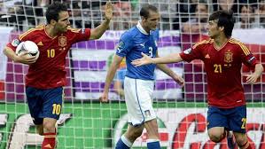 En el 24', un centro de de sciglio desde la izquierda lo remató fuera parolo. Espana Perdona A Italia En Su Debut En La Eurocopa 1 1
