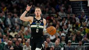 Giannis antetokounmpo and khris middleton both had huge performances for milwaukee and the duo combined for 68 total points. Bucks Donte Divincenzo Playing At Home On Christmas Again