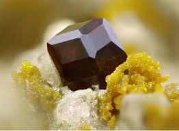 Calcic Garnet Mineral Information Data And Localities