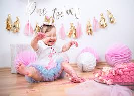 Schnelle lieferung versandkostenfrei ab 50€ kauf auf rechnung ► jetzt.mit geschenkideen für die ganz kleinen, spannenden geschenken für junge entdecker und coole gadgets für die größeren findest auch du. Fotoshooting Cake Smash Berlin Zum 1 Geburtstag Kinderfotos