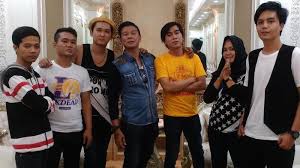 Wb diperjalanan kita kali ini bertemu orangutan yg lagi bermain saat kifa menuju ke tempat feeding station tempat pemberian makan orangutan, kita. Kumpulan Lirik Lagu Chord Kangen Band Yolanda Bintang 14 Hari Doy Genting Halaman All Tribunstyle Com