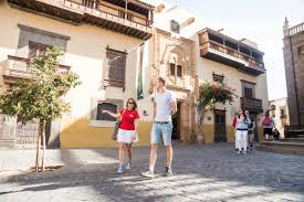 In questa pagina prima di tutto troverete delle indicazioni del costo medio di un appartamento o di un piccolo bungalow ubicato nel sud di gran canaria: 24 Hours In Gran Canaria Urban Adventures