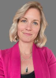 Diane Daggett's Instagram, Twitter & Facebook