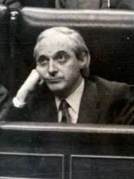 Biografía de José Pedro Pérez-Llorca sobre su pensamiento europeo (Cádiz,  1940