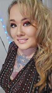 Hi all! My names Amy and I'm soon to be 38. Recently engaged to the love of  my life. I have a 17 year old son who drives me absolutely crazy but