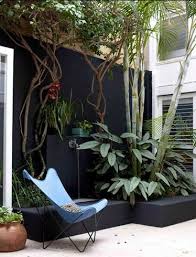 regardsetmaisons mur de jardin jardin noir jardins