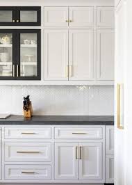High End Cabinet Hardware Specially Made To Enhance Any Kitchen Cabinet Kitchen Rem White Shaker Kitchen White Shaker Kitchen Cabinets Shaker Kitchen Cabinets