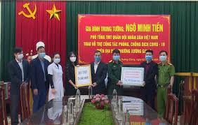 Xã đoài, ngày 19 tháng 05 năm 2016. Gia Ä'inh Trung TÆ°á»›ng Ngo Minh Tiáº¿n Pho Tá»•ng Tham MÆ°u TrÆ°á»Ÿng Quan Ä'á»™i Nhan Dan Viá»‡t Nam Táº·ng Kháº©u Trang Va Kinh Phi Phong Chá»'ng Dá»‹ch Covid 19 Chi Tiáº¿t