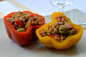 Lavare e tagliare le verdure, aggiungere al brodo vegetale insieme al farro precedentemente messo ammollo (4h circa), portare a ebollizione e. Peperoni Ripieni Di Farro Ilaria Zizza