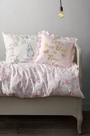 Every season, they come out with incredibly gorgeous collections for the home and they are so reasonably priced that i simply can't help adding loads to my basket when i tentatively peek at. 41 H M Home Collection Ideas H M Home Home Collections Home