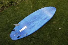 What to do with a yellowing old surfboard. Cool Spray Paint Ideas That Will Save You A Ton Of Money Spray Paint For Surfboards