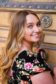 Mindy Pickett's Instagram, Twitter & Facebook