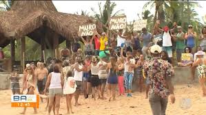Há três edificações com oito suítes cada, heliponto e um largo artificial com pirarucus importados da amazônia. Moradores Protestam Contra Construcao De Mureta E Quiosque Em Faixa De Areia De Praia De Marau No Sul Da Ba Bahia G1