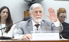 Política externa em Ogígia