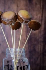 How To Make Cake Pops With Cake Pop Maker How To Make Cake Pops With A Cake Pop Maker Recipe Cake Pops How To Make Cake Pops Cake Pop Maker