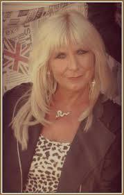 Tracey Lamb's Instagram, Twitter & Facebook