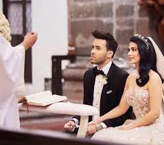 Felicidades to prince royce and emeraude toubia, who recently married in a ceremony so secret that their biggest fans didn't even know they were engaged, let alone already heading down the aisle. Egomoda Fotos De La Reciente Boda De Prince Royce Y Facebook