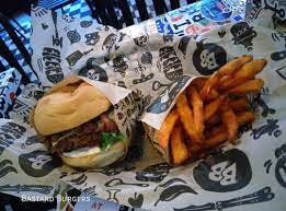 Med inspiration från new york och rötterna i norrland levererar bastard burgers sveriges bästa burgare. Bastard Burgers Vasastan Hamburger Restaurant Vasastan Stockholm Thatsup