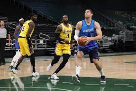 Also get odds history, betting percentages, sbd's predicted score. Milwaukee Bucks Vs Los Angeles Lakers Preview Bright Lights Fewer Stars Brew Hoop