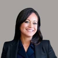 Candice Regan's Instagram, Twitter & Facebook