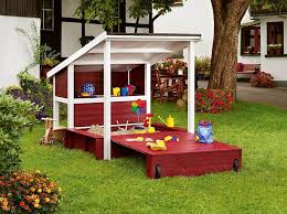 Toom Kreativwerkstatt Selber Bauen Und 333 Gewinnen Spielgerate Fur Den Garten Kinder Gartenhaus Kinder Garten