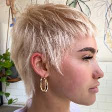 50 Short Pixie Cuts for Your New Look