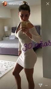 Jun 15, 2021 · remigio remedy, quien fuera el eterno galán de las teleseries de los 90, actualmente se luce como ricardo en la teleserie de mega, verdades ocultas. Los Anos No Pasan En Vano Asi Lucia La Bailarina Daniela Aranguiz A Sus 17 Anos