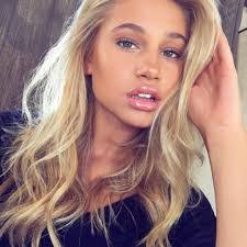 Lucy Mosley's Instagram, Twitter & Facebook