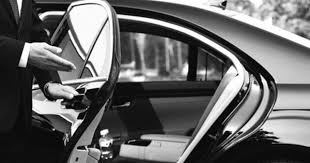 Airport Taxi Farnham Significant For Instant And Reliable Airport Transfers Town Car Service Luxury Car Rental Chauffeur Service