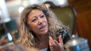 L'académicienne Barbara Cassin se bat avec la parole et la traduction aux  côtés des « barbares »