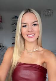 How Old Is Bethanykajtar