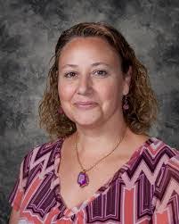 Elizabeth Jahner's Instagram, Twitter & Facebook