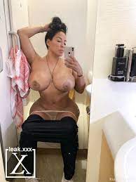 Kiara Mia onlyfans porn pictures