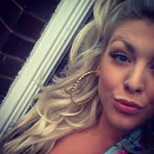 Melissa Cutts's Instagram, Twitter & Facebook